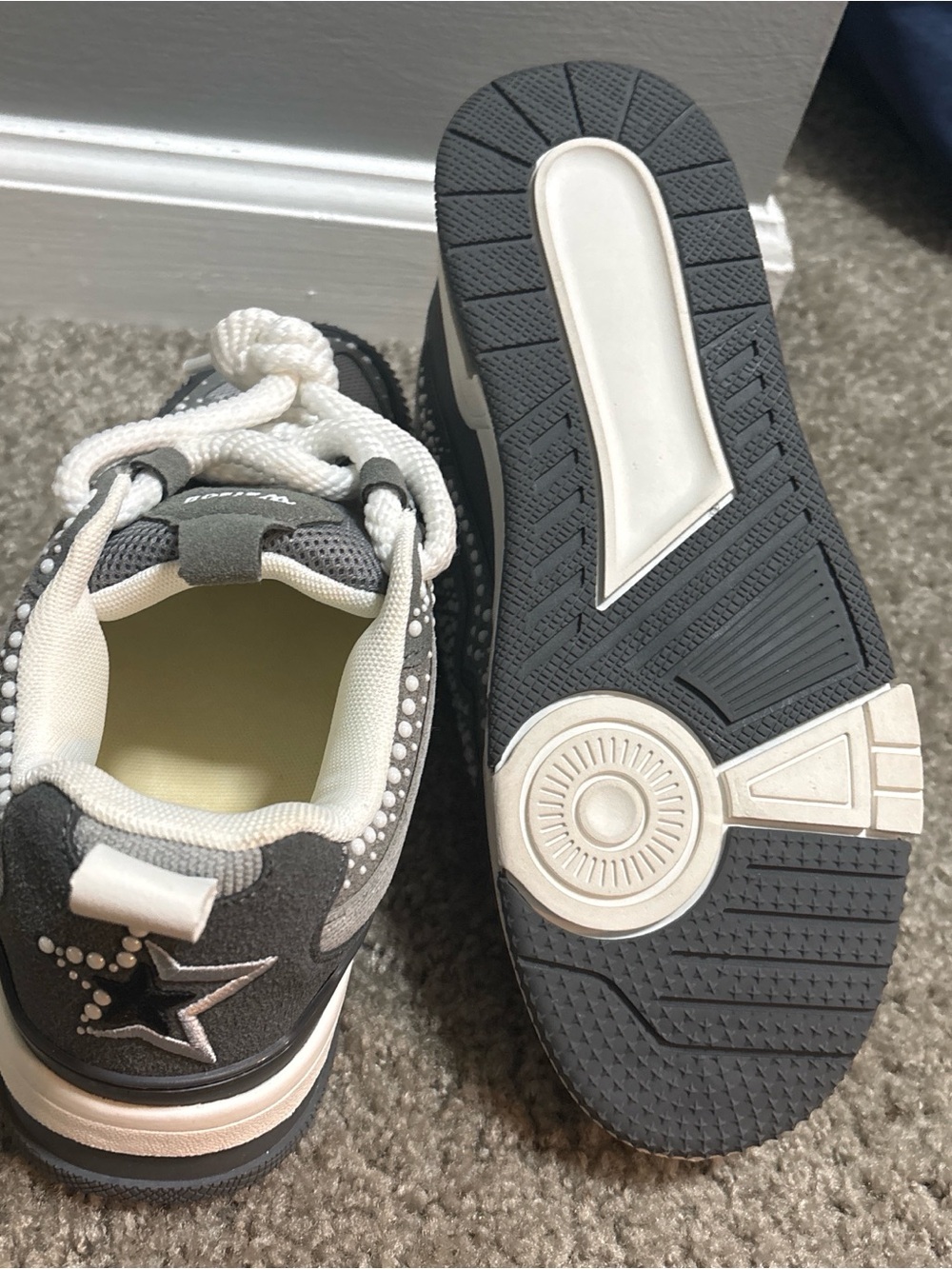 Gray and White Men's Sneakers with Star Accent